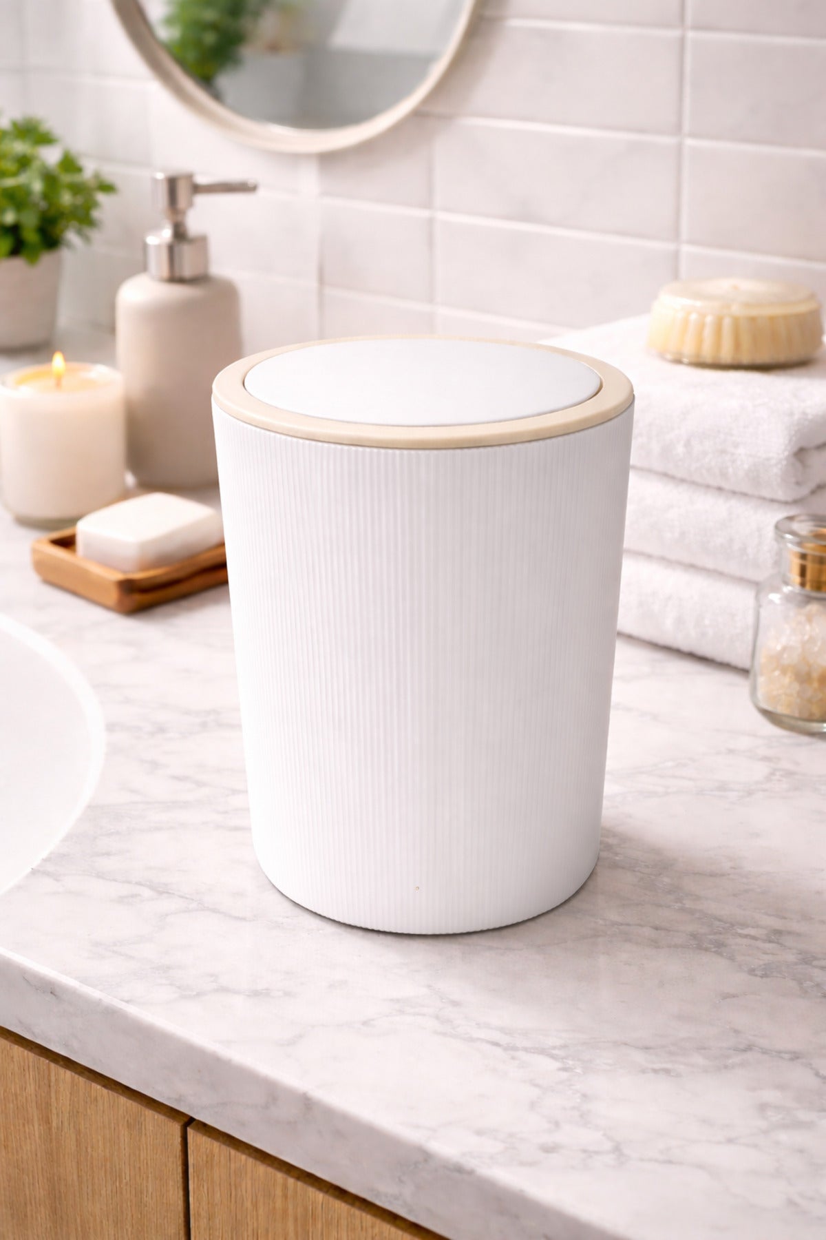 7 Litre Modern Tarz Çöp Kovası – Dayanıklı Plastik Malzeme