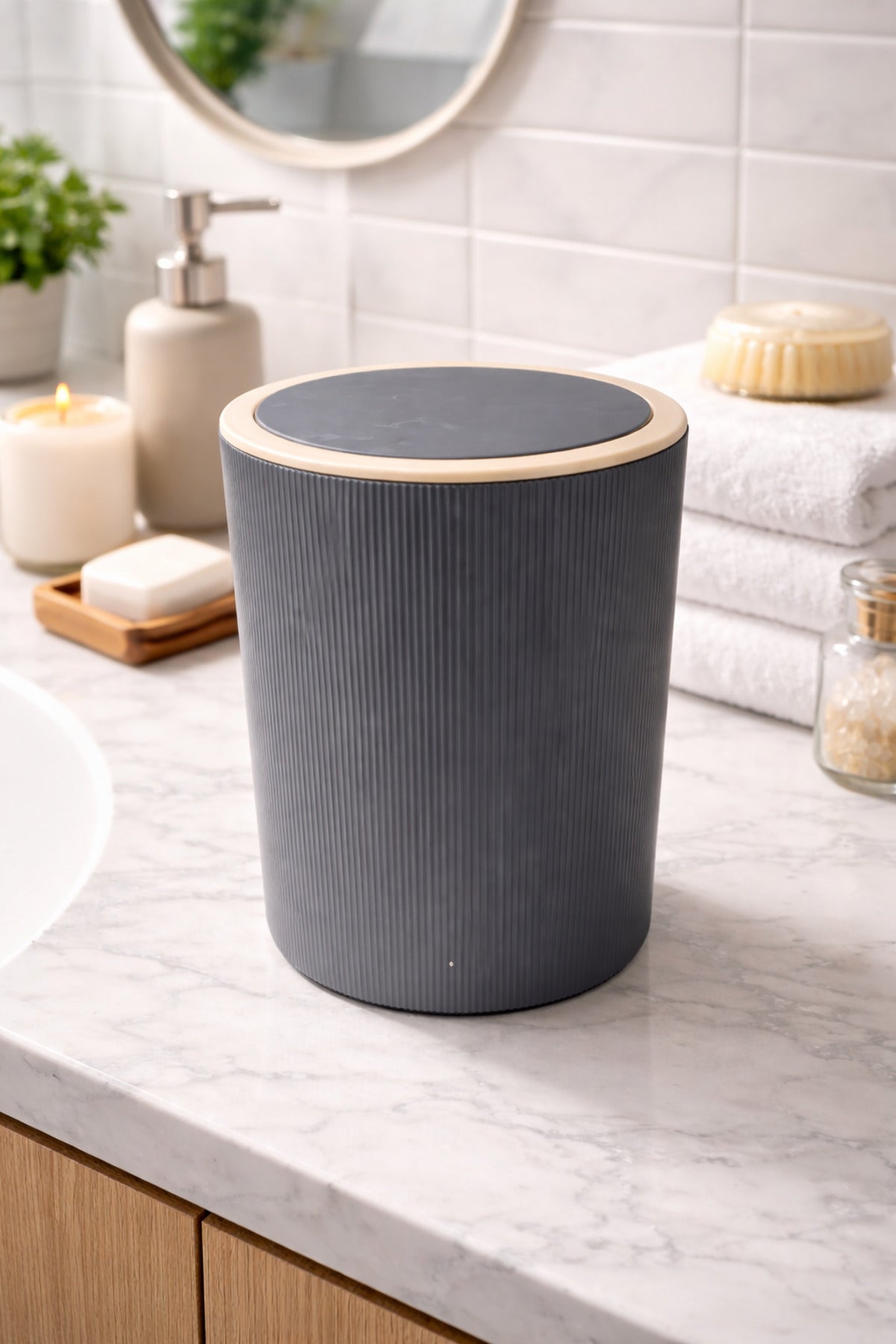 7 Litre Modern Tarz Çöp Kovası – Dayanıklı Plastik Malzeme
