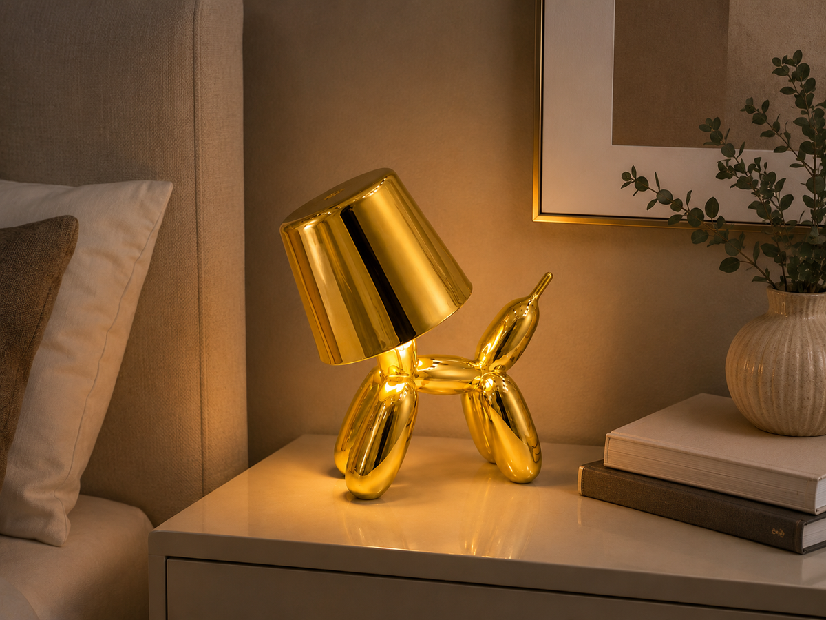 Gold Balon Köpek LED Masa Lambası – Dekoratif Gece Lambası – Modern Masa Üstü ve Komodin Aydınlatma
