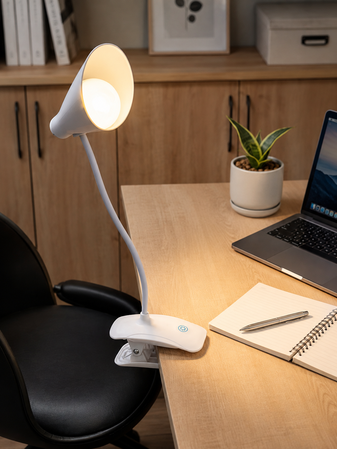 Klipsli LED Masa Lambası – Esnek Boyunlu, Dokunmatik, Ayarlanabilir Okuma ve Çalışma Lambası, Beyaz