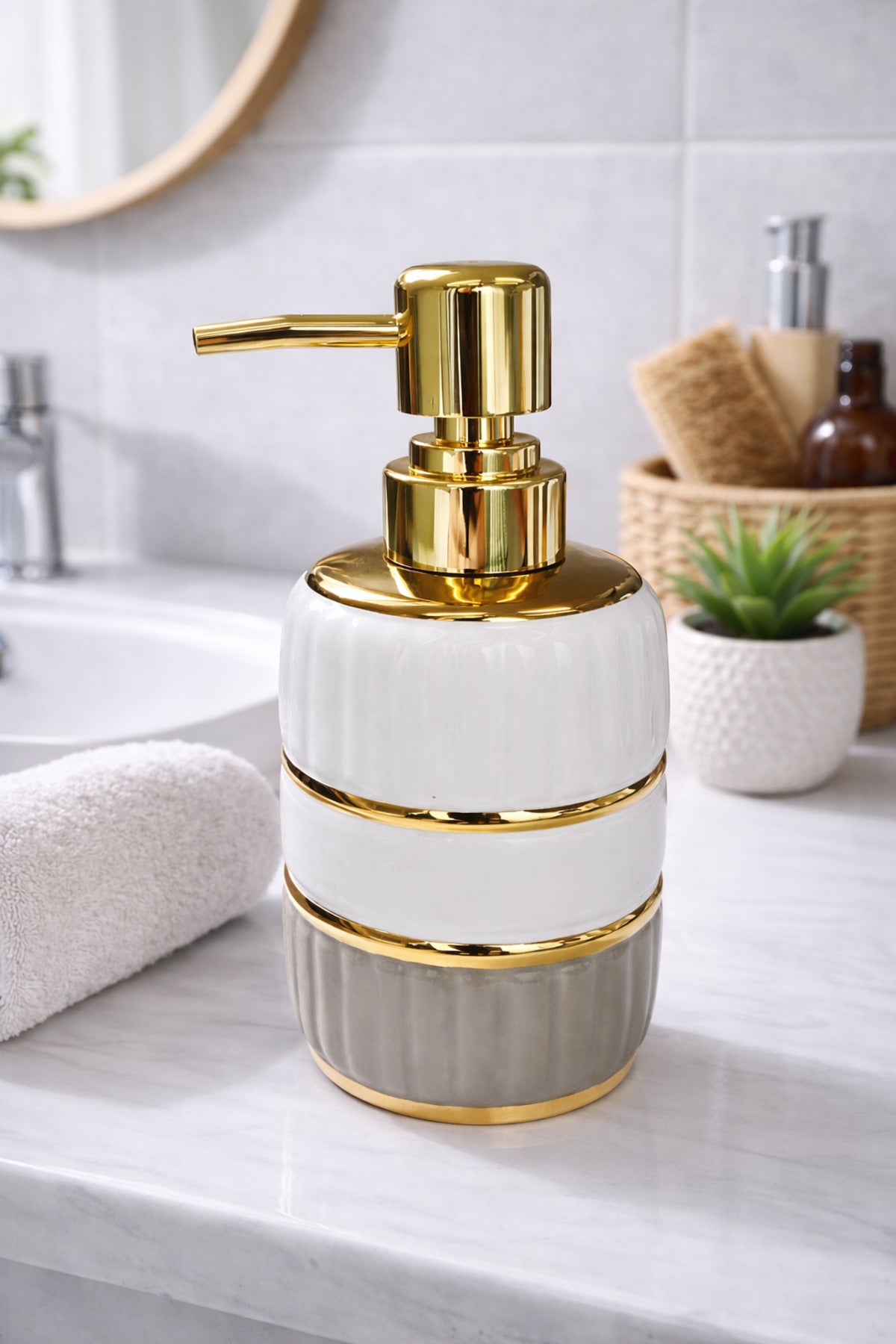 LİNEA Gold Detaylı Porselen Sıvı Sabunluk | Banyo & Lavabo İçin Şık ve Dayanıklı
