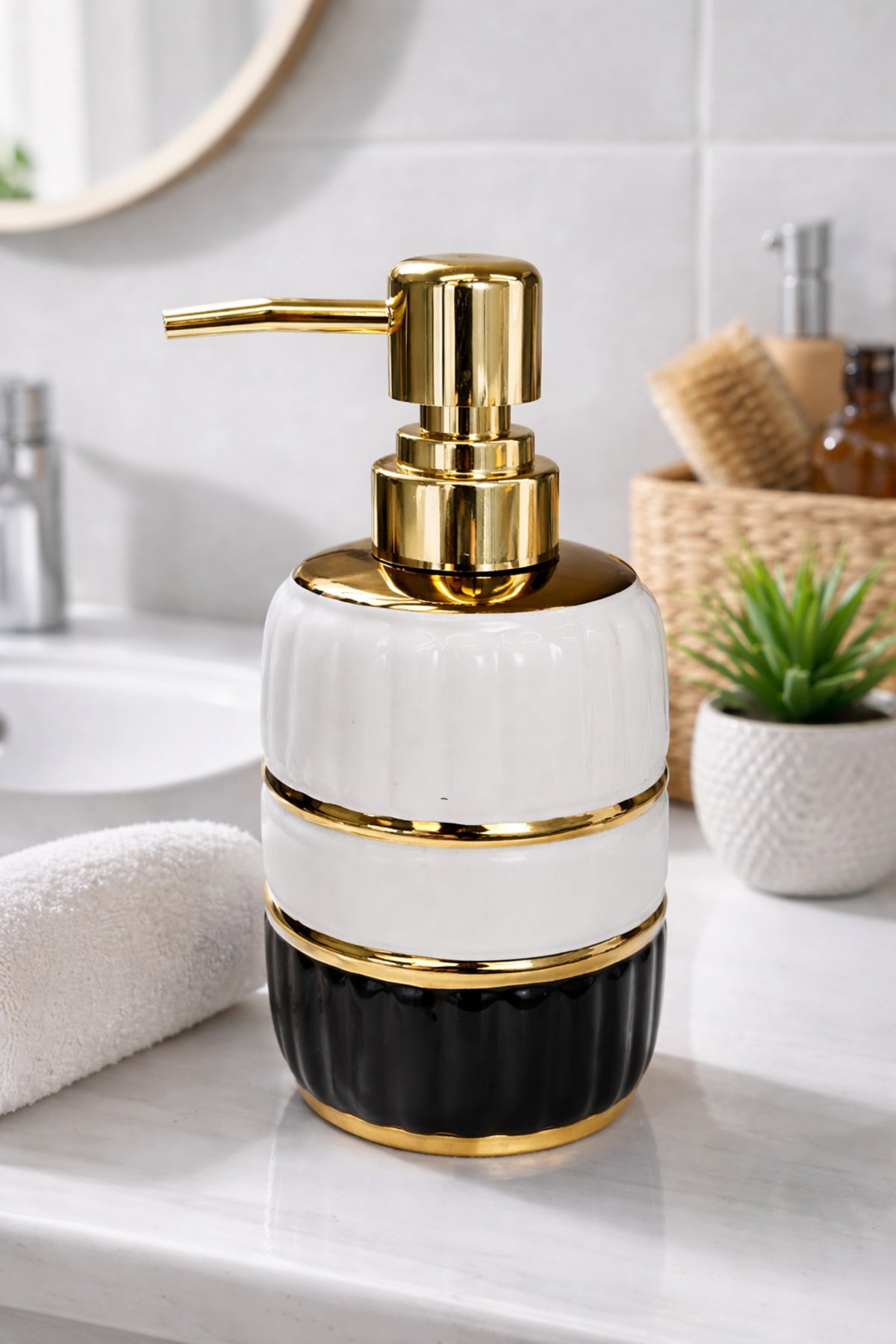LİNEA Gold Detaylı Porselen Sıvı Sabunluk | Banyo & Lavabo İçin Şık ve Dayanıklı